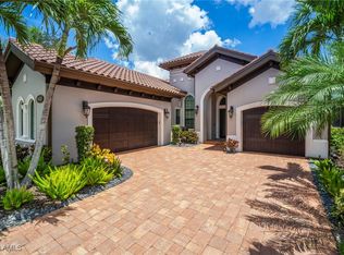 6420 Costa Cir, Naples, FL 34113