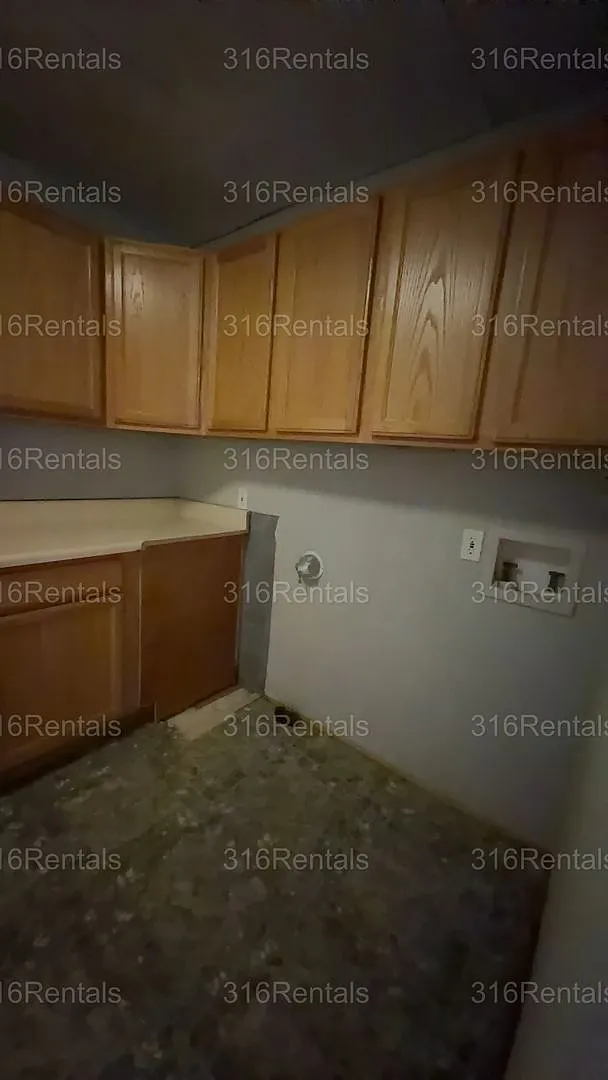 1617 W 3rd - 2 Bedroom 1 Bath $975 — Photo 4