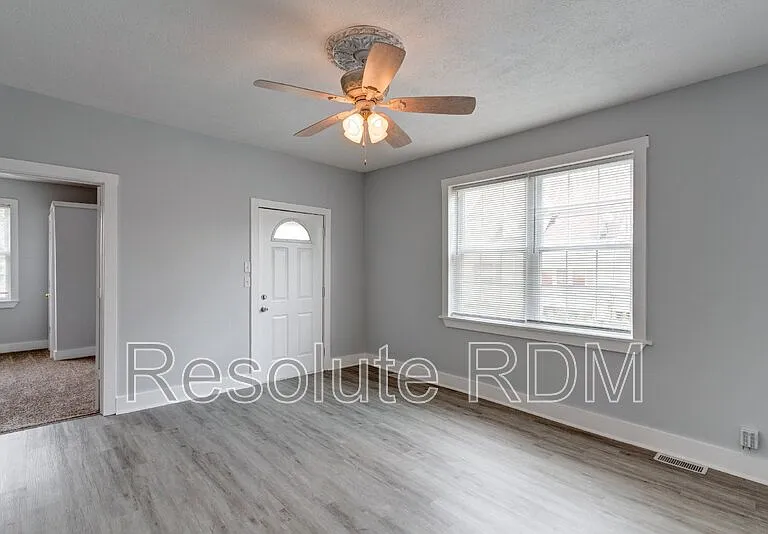 743 Cottage Ave — Photo 5
