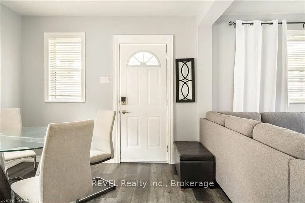 2 bed, $2,200 — Photo 3