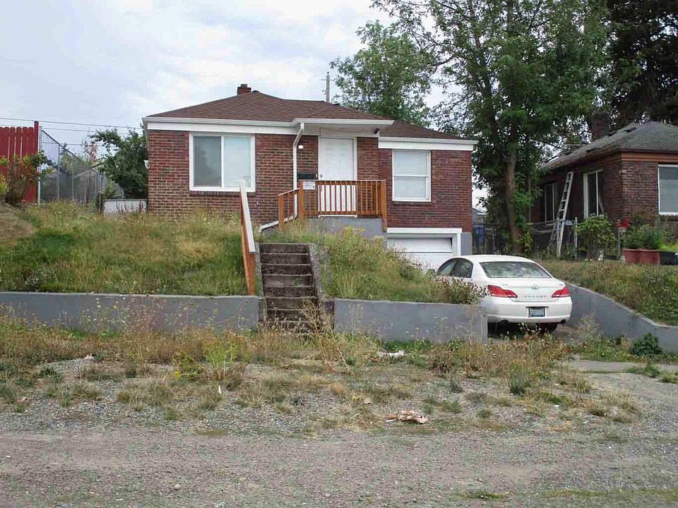 1st image of 2212 E Wright Ave