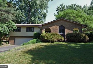 1201 Rockstone Ln, New Brighton, MN 55112