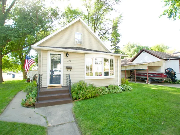 624 3rd Ave SW, Jamestown, ND 58401