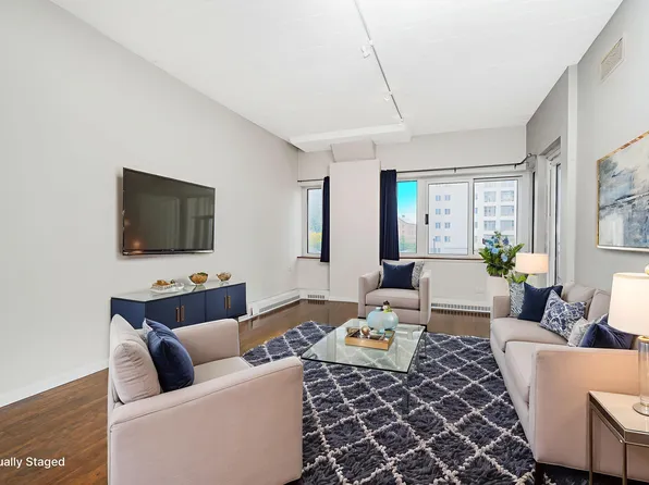 80 Bay Street Landing image 2 of 31