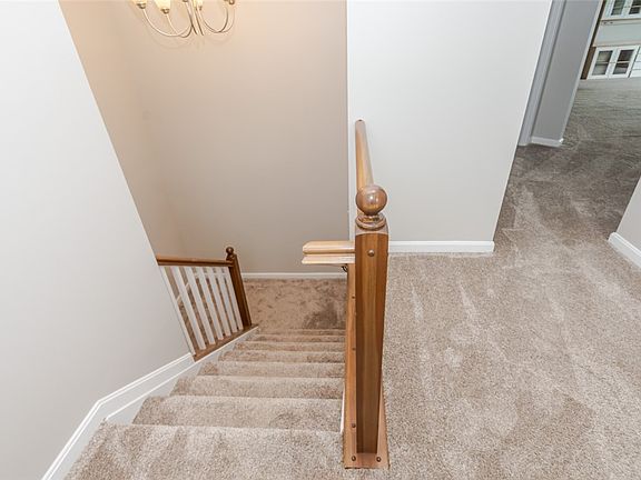 4th image of 5203 Hazeltine Ln