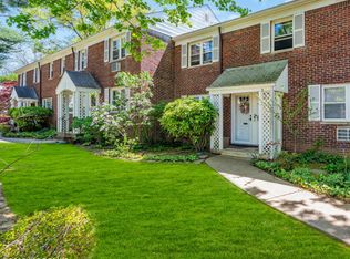 142 Manor Dr, Red Bank, NJ 07701