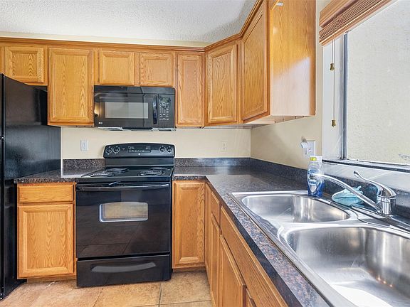 5th image of 1500 NE 13th Terrace #G-8