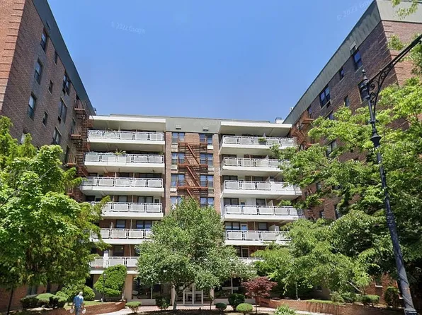 3235 Emmons Ave APT 215, Brooklyn, NY 11235
