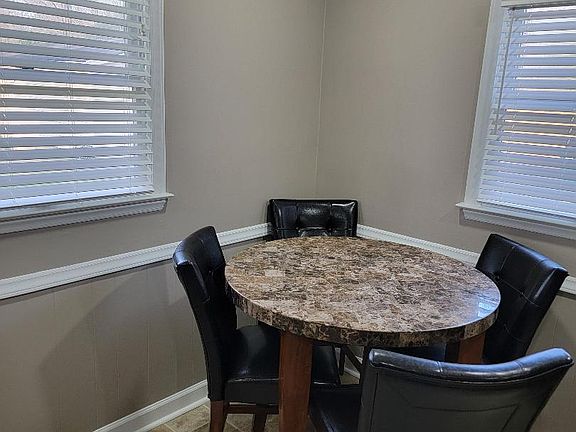 Kitchen Bistro/Table