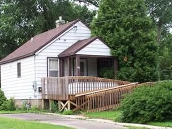 618 10th St NW, Rochester, MN 55901