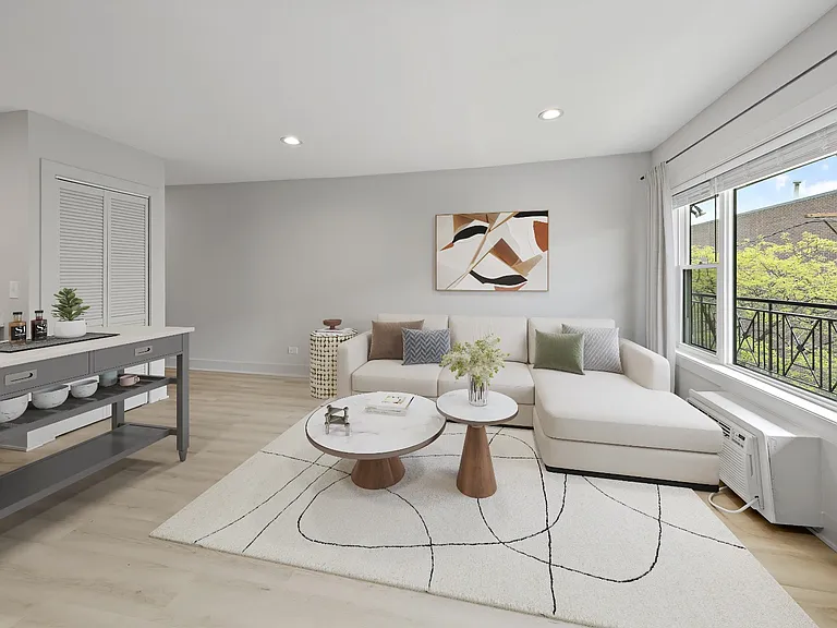 5616 N Washtenaw Ave #202 — Photo 3