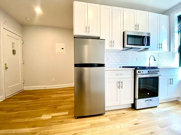 2nd image of 520 E 79th St APT 5H