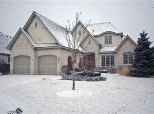 63 Forest Gate Cir, Oak Brook, IL 60523