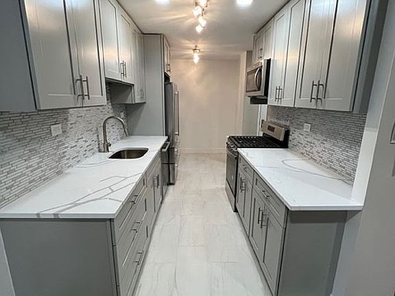 2nd image of 1717 E 18th St APT 4D