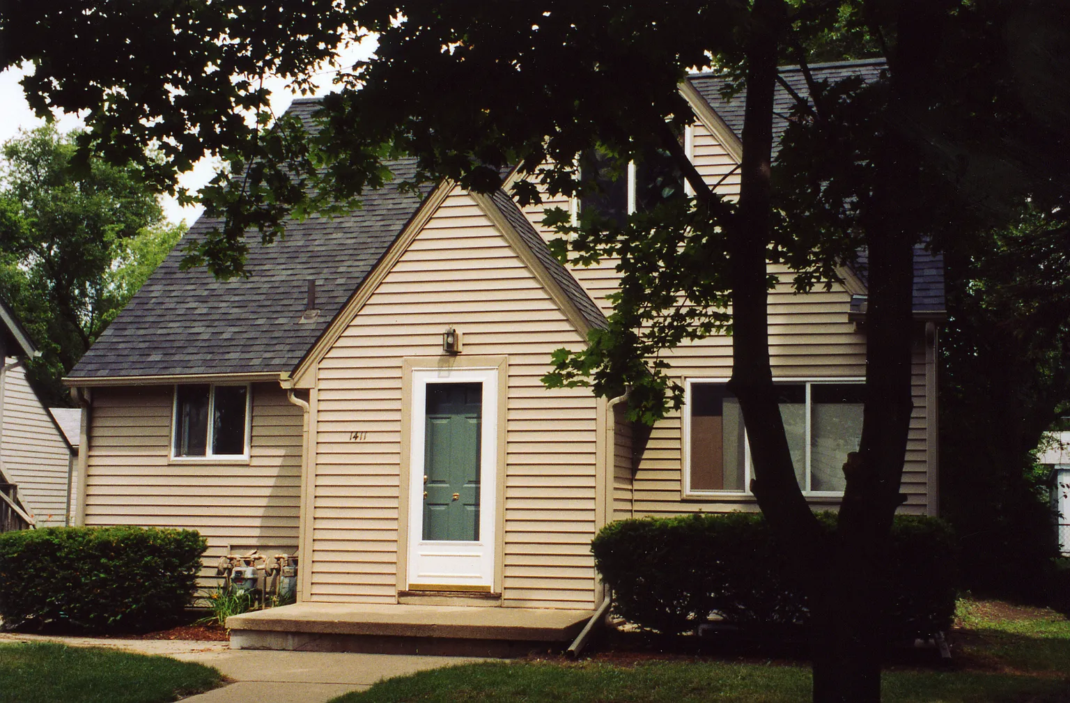 1411 Rosewood St photo 1