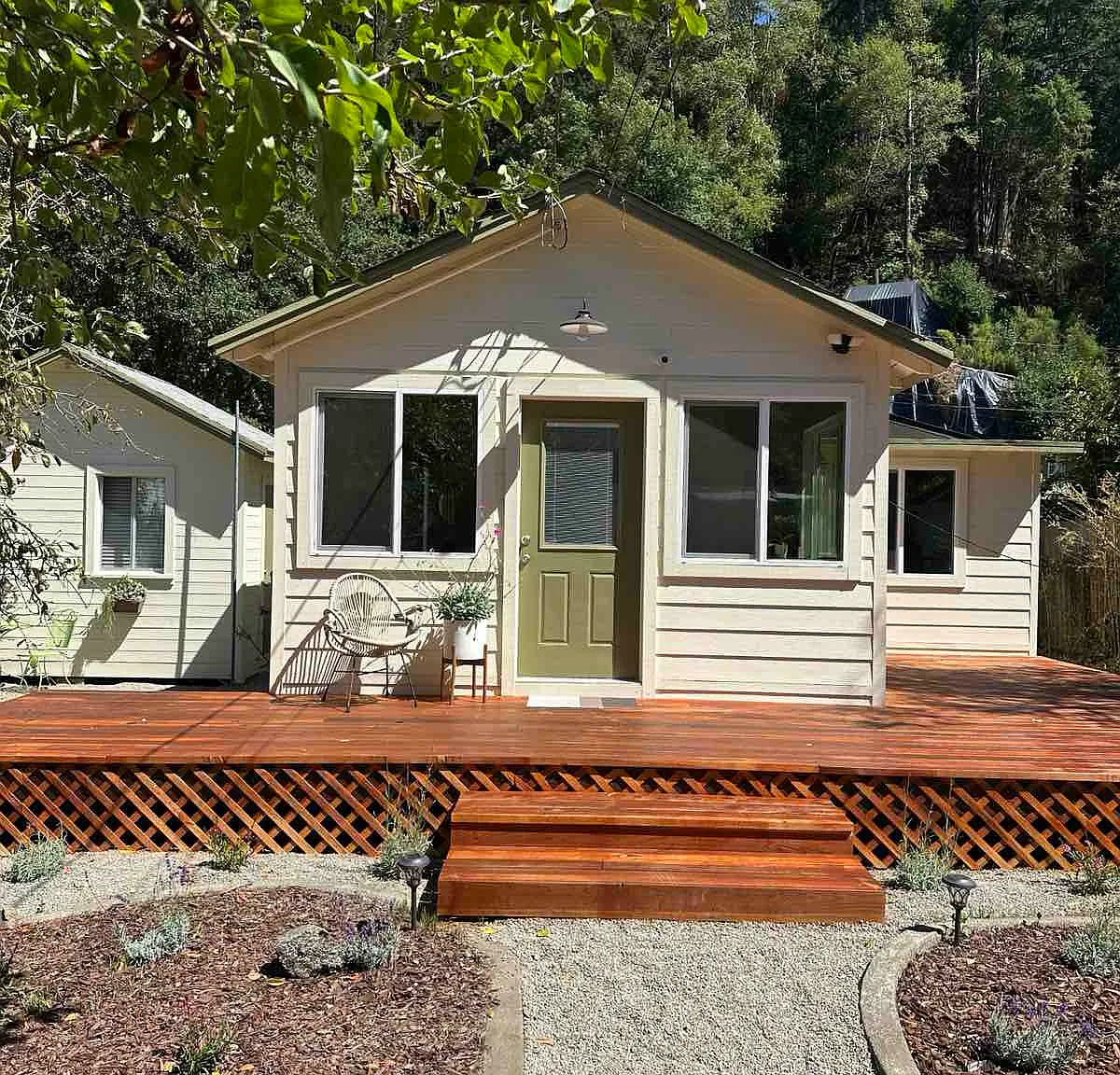 2 bed, 600 sqft, $2,500 — Photo 1
