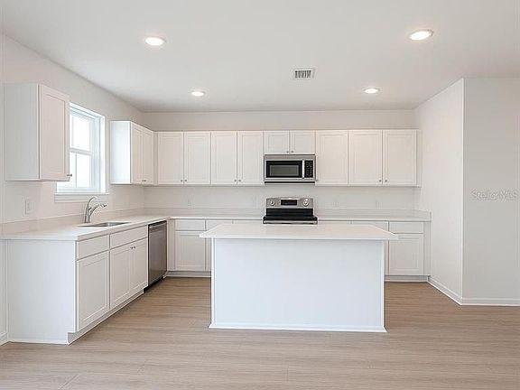 3rd image of 12923 Red Deer Pl
