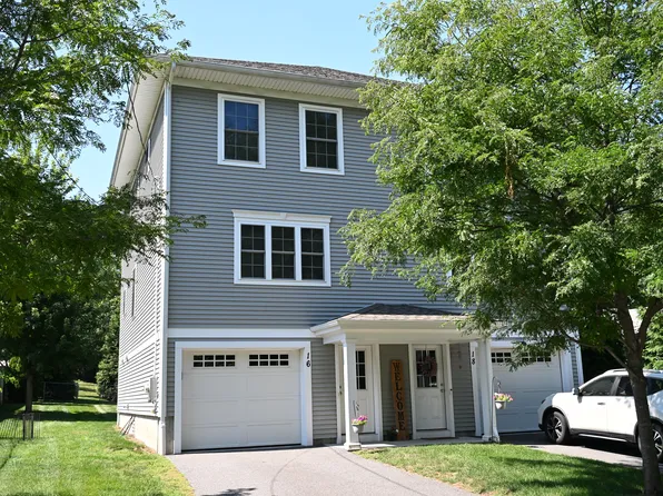 16 White Oaks Ter, Milford, CT 06461