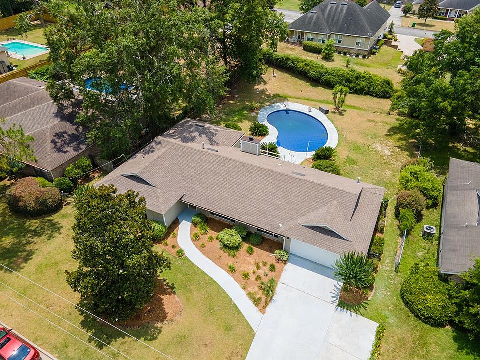 1st image of 3809 Sedgefield Dr