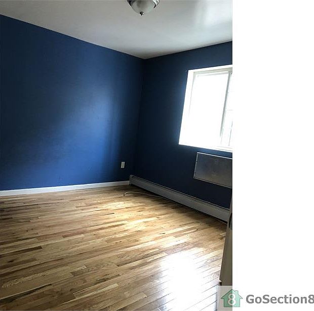 2nd image of 866 E 223rd St #2A