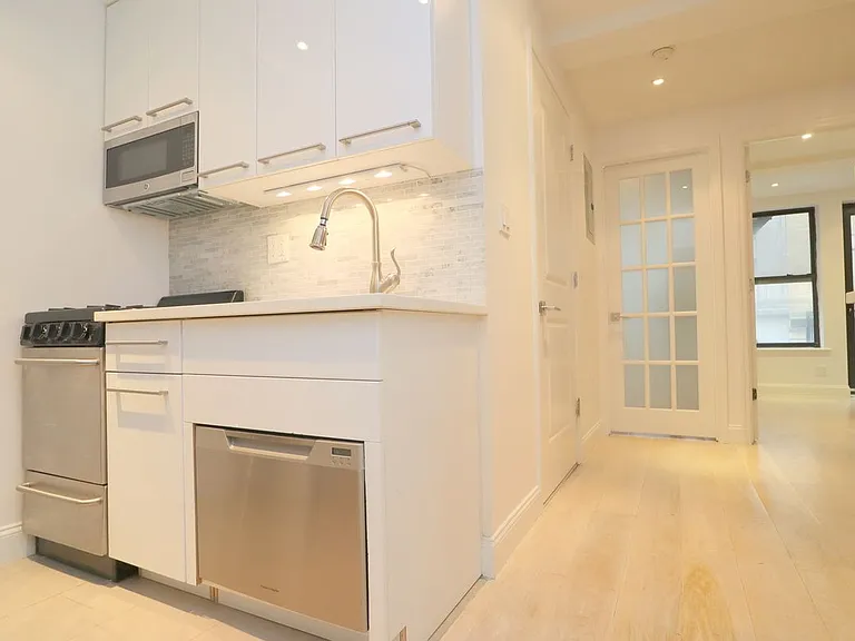 41 W 24th St #7F — Photo 6