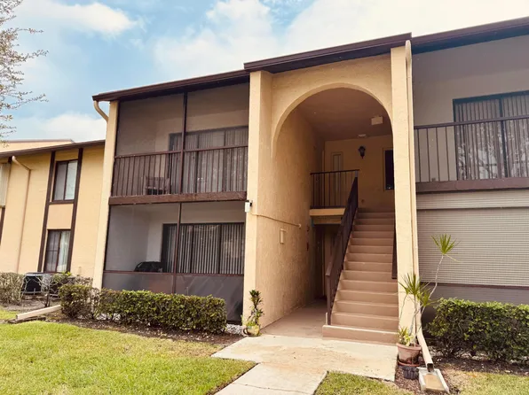 802 Sky Pine Way #F2, Greenacres, FL 33415