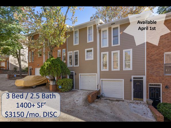 657 Park Village Dr NE