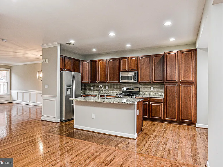 4654 Hummingbird Ln — Photo 12