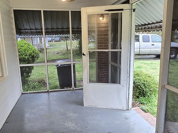 Screened in patio