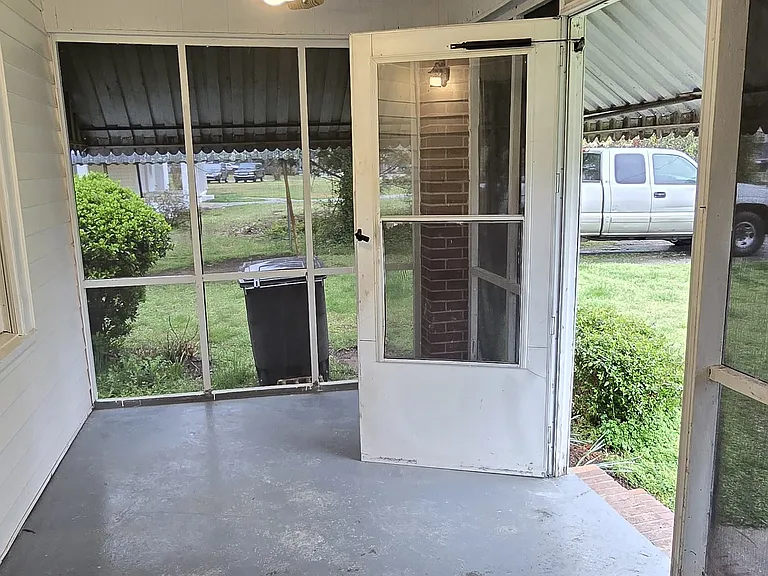 Screened in patio