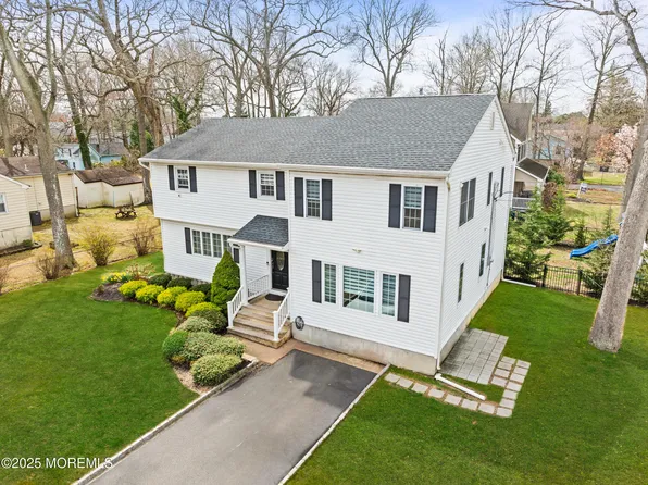 176 Delaware Avenue, Oakhurst, NJ 07755