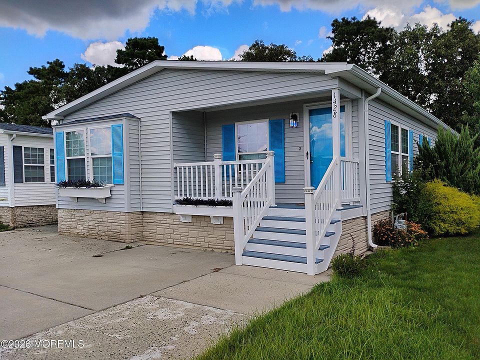 1st image of 1428 Forest Way