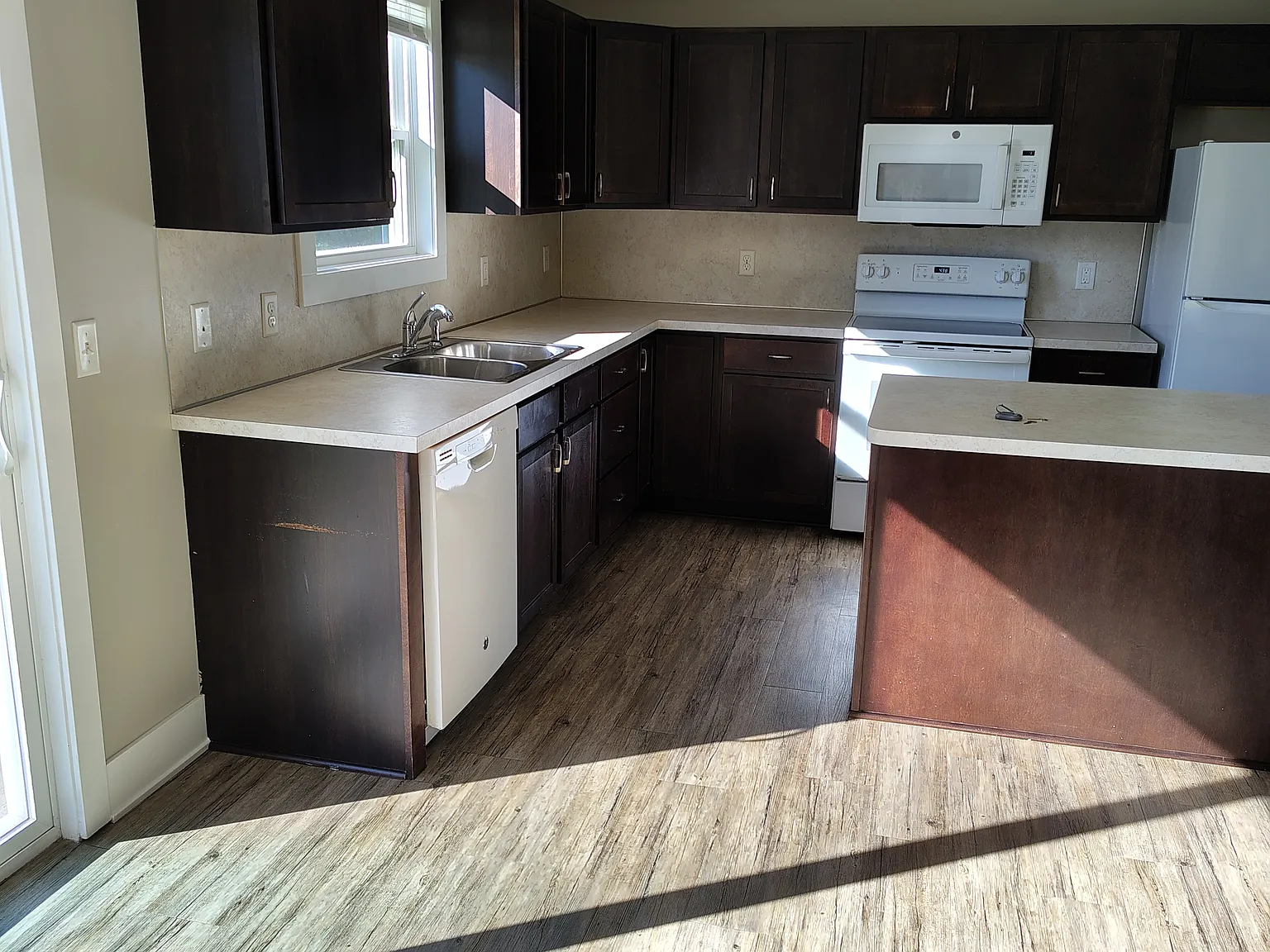4242 Centre Ln — Photo 3