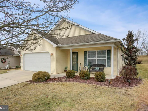 73 Lantern Ln, Shippensburg, PA 17257