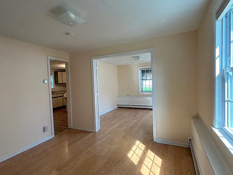212 Jennings Rd — Photo 4