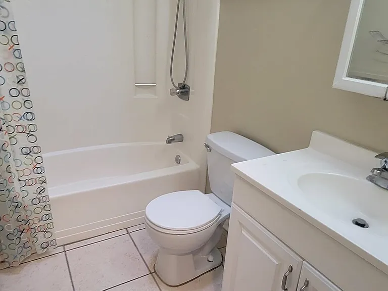 8812 N Pembroke Ct — Photo 8