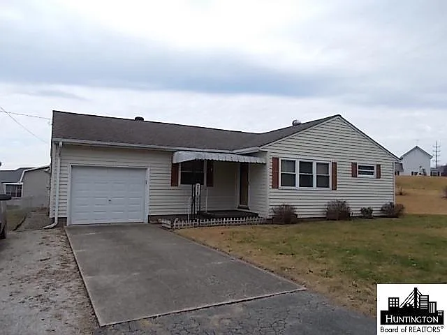 603 N Kenova Rd photo 1