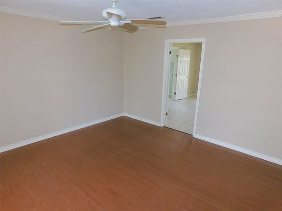 5th image of 2711 Eastbrook Dr