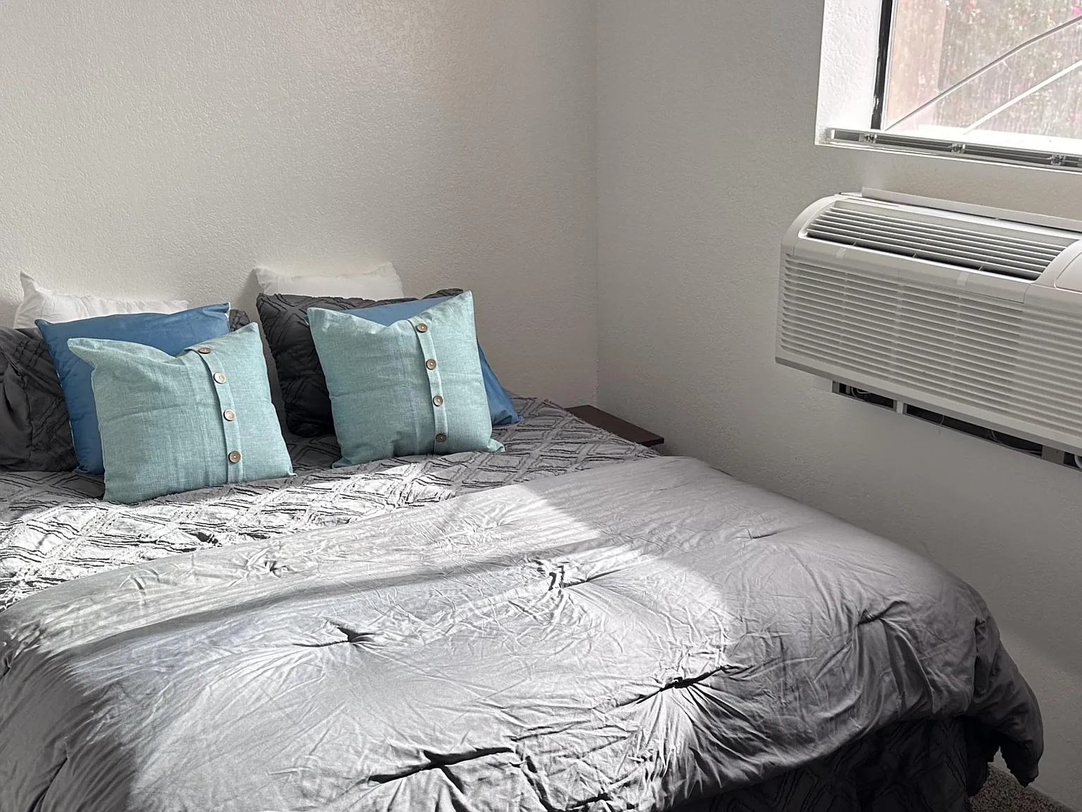 Sunrise Apartments — Photo 3