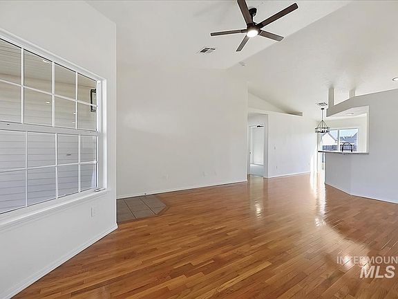 5th image of 3805 Pierre Ave