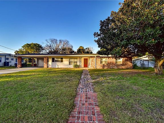 2nd image of 861 Oleander Dr SE