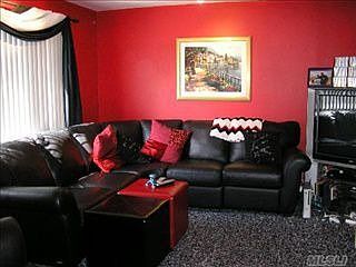 4th image of 12 Melissa Ln