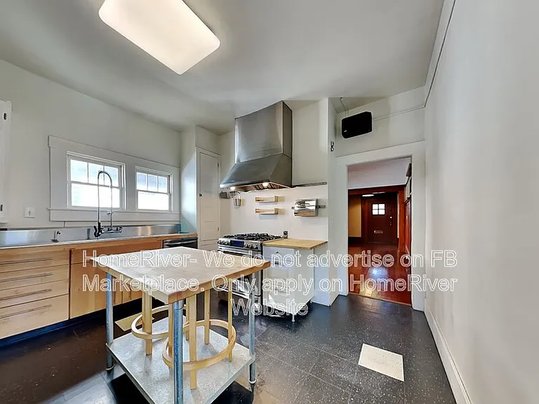 2206 24th St — Photo 7