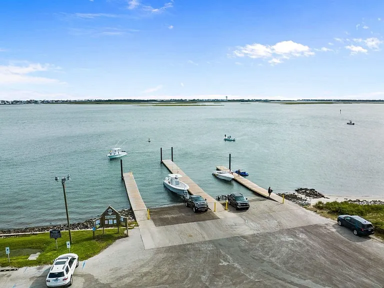 3200 Crystal Oaks Ln #640 — Photo 4