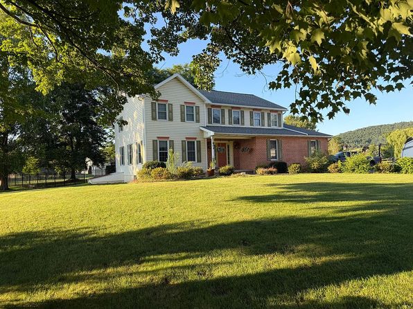 802 McConnell Pkwy