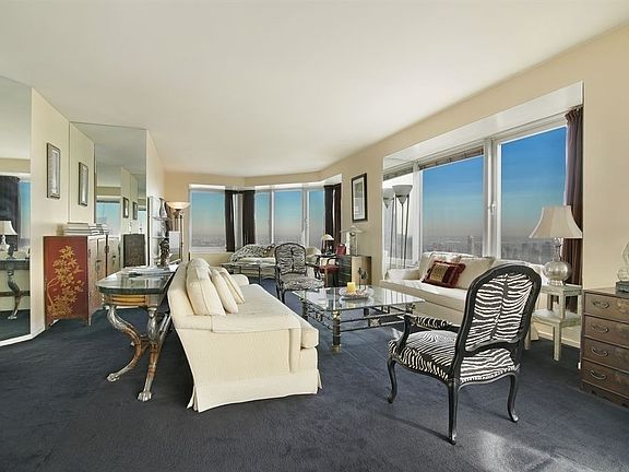 3rd image of 150-156 W 56th St APT 6301