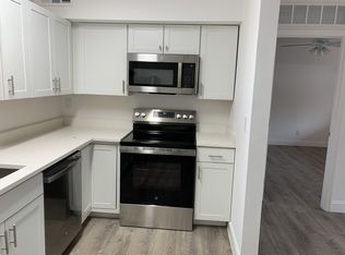 2590 1st St #10, Fort Myers, FL 33901