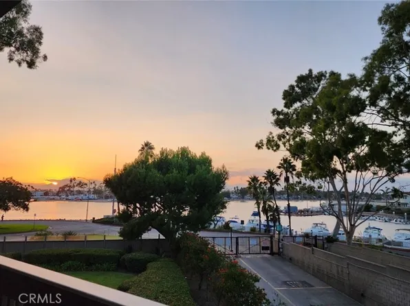 5203 Marina Pacifica Dr S, Long Beach, CA 90803