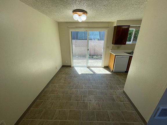 4th image of 1350-1368 Alberta Ave E #1352