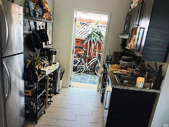 5th image of 833 Tourmaline St #833